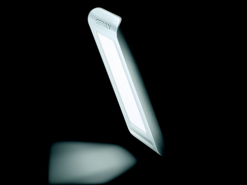 První OLED pro automobily